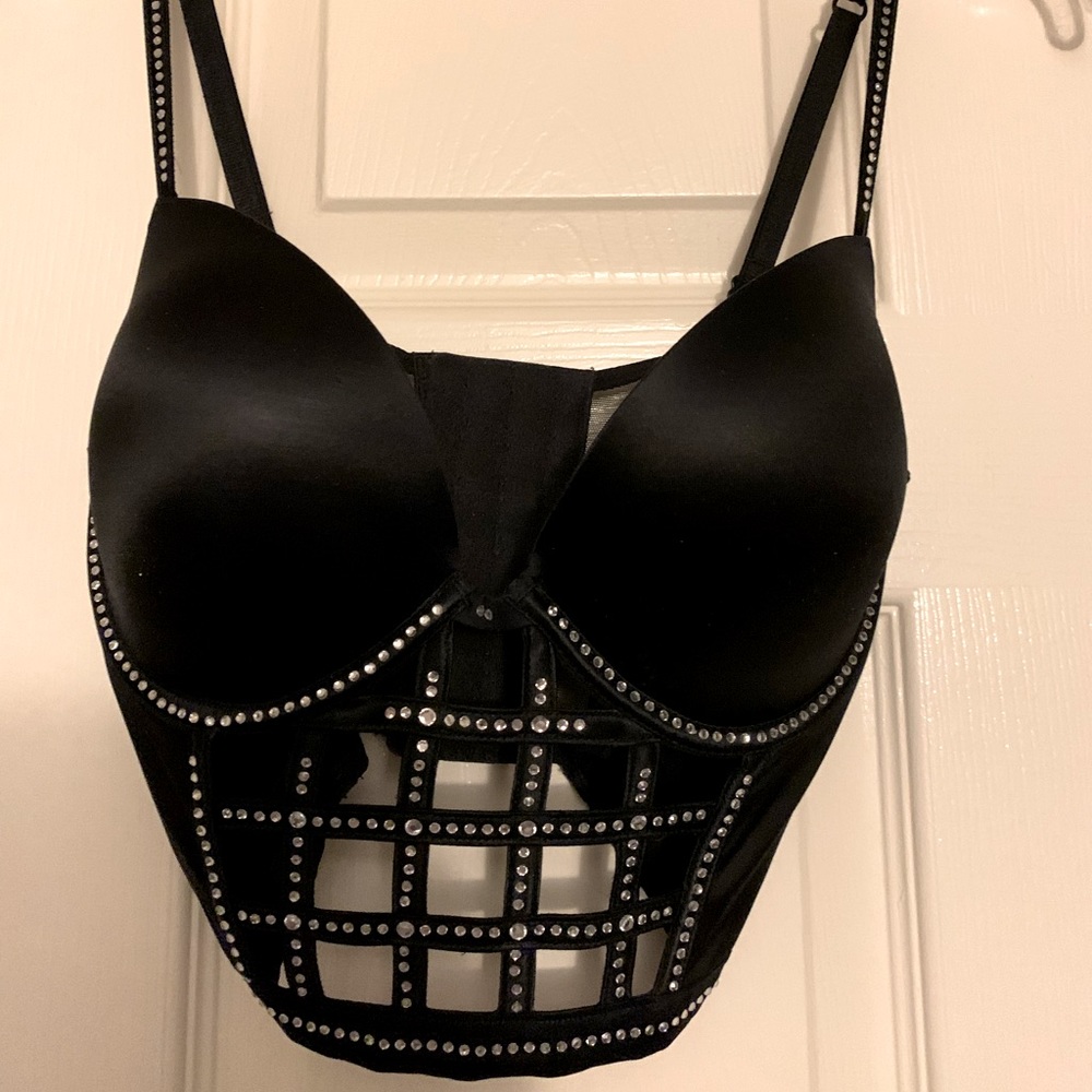 VS